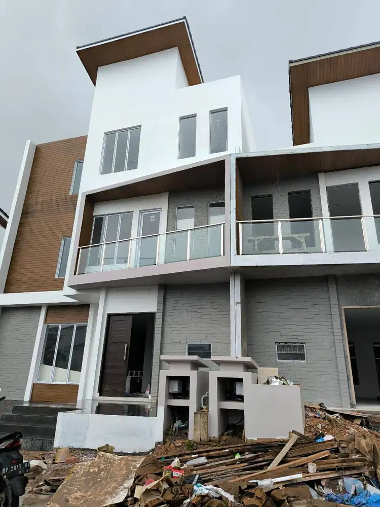 dijual rumah cantik azure bay siap huni harga 2man