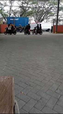 Gudang siap huni poros Ir Sutami