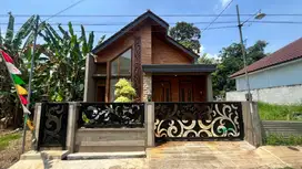 DIJUAL RUMAH MODERN DI BATANG FASAD KAYU JATI