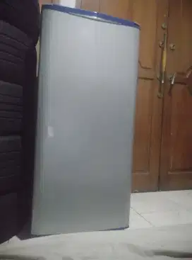 kulkas 1 pintu Sanyo Bekas