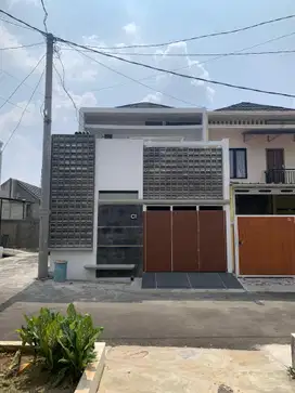 rumah cantik tersisa 2 unit strategis dekat stasiun KRL cocok dihuni