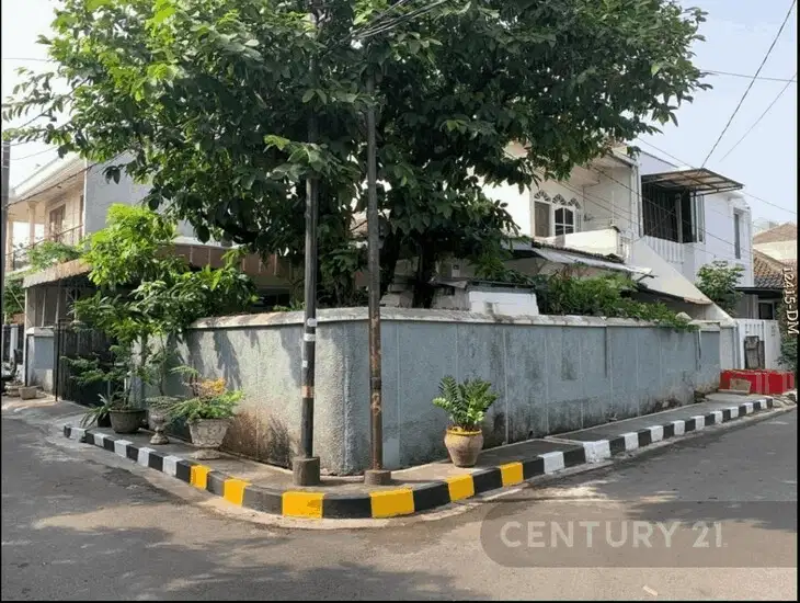 Rumah Tua Hitung Tanah Posisi Hook Di Komplek Elit Pulo Asem