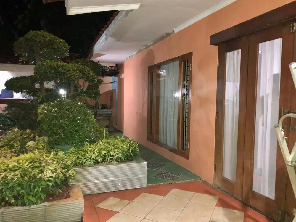 Dijual Rumah Siap Huni, Luas 450 di Senayan Bintaro Jaya