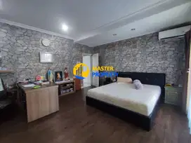 Disewakan Rumah Golf Island PIK, 12x30, Semi Furnish,View Golf