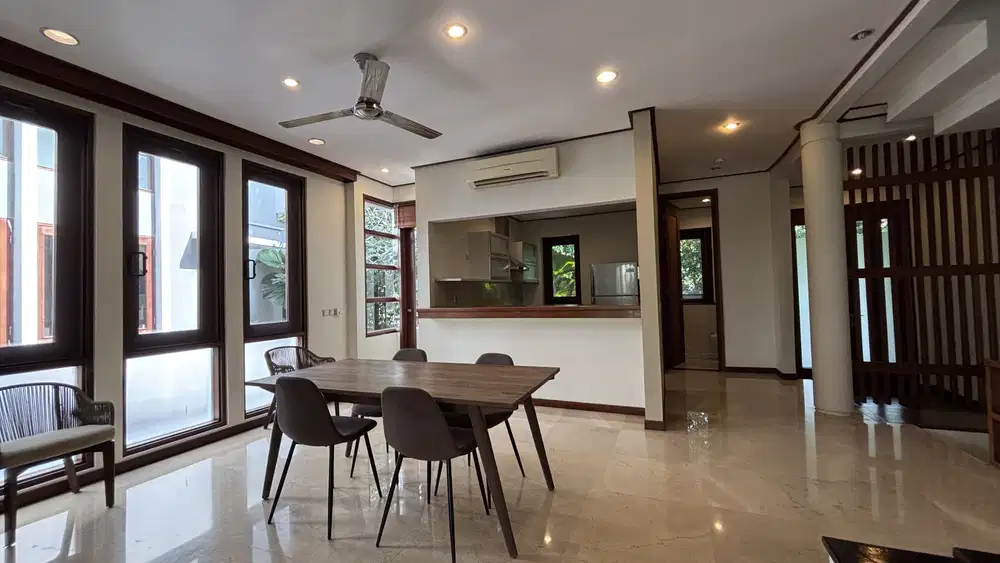 Sewa Townhouse Mewah Fasilitas Lengkap di Cipete