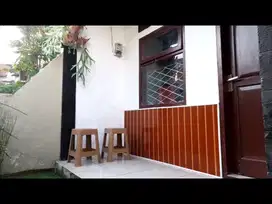 Bismillahirrahmanirrahim Dijual rumah 2,5 lantai  dalam komplek Mutiara Sakinah.