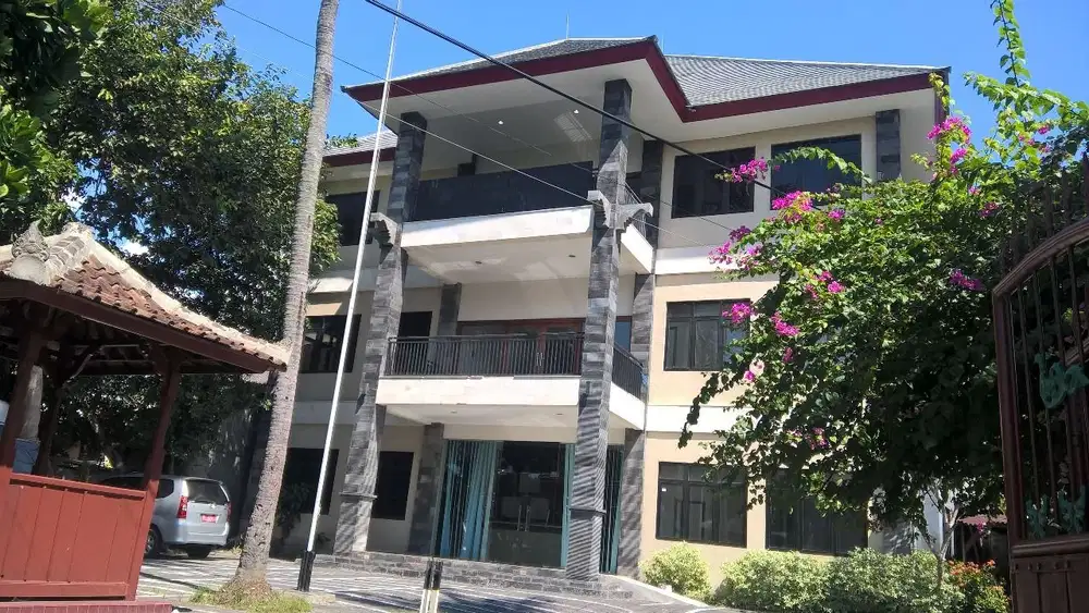 Gedung kantor  bypass ngurah rai Tuban Kuta bali
