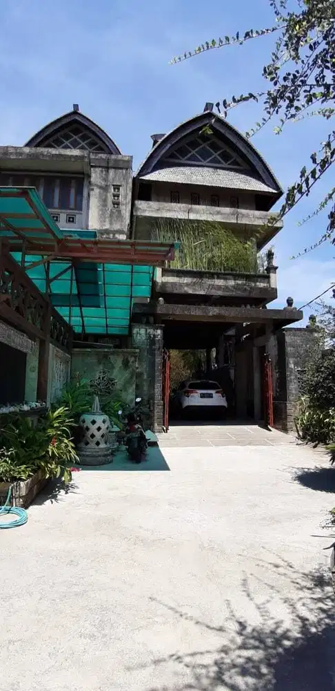 Gedung art strategis Raya Batubulan Gianyar Bali