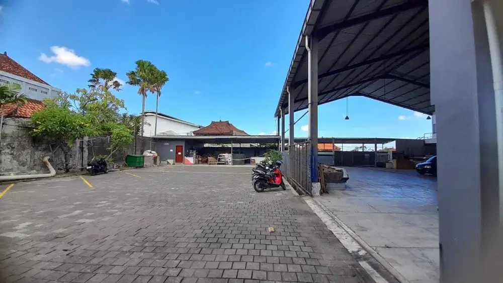 Gudang akses tronton gatot subroto barat denpasar Bali