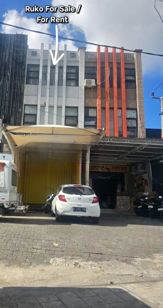 Ruko Premium 3 lantai Raya Dewi Sri Kuta Bali