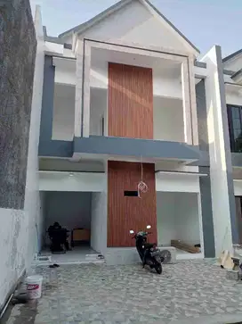 RUMAH 2 LANTAI MASIH ADA POSISI POJOK DI SETU CIPAYUNG