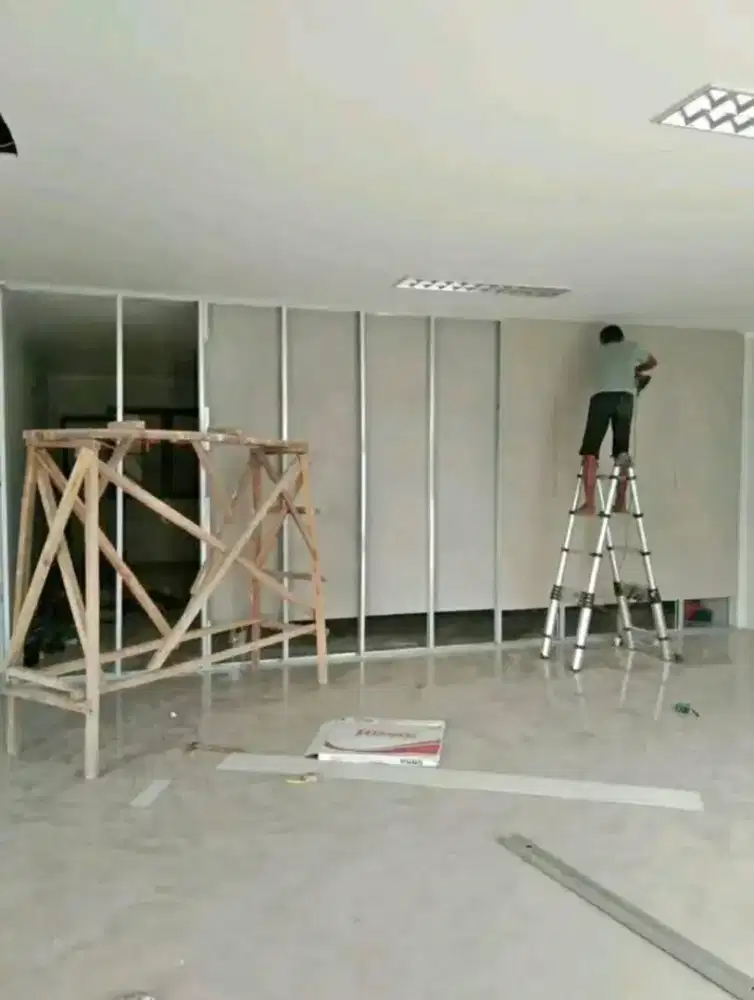 Sekat dinding partisi gypsum atau kalsyboard