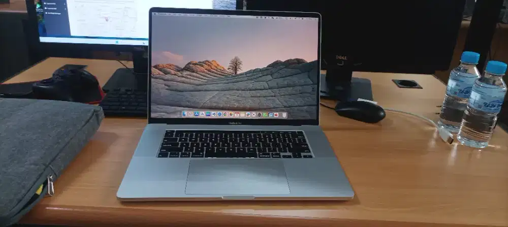 Macbook pro 2019 i7 ram 32gb ssd 512 vga amd 5300m