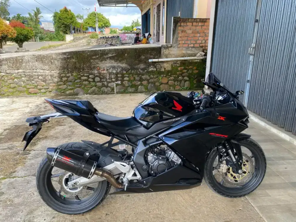 Jual santai Honda CBR 250rr black freedom