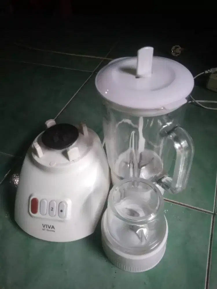 Blender merek Viva bekas