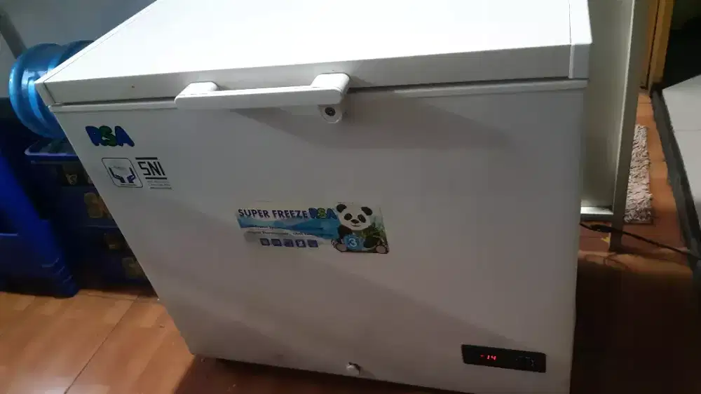 Friser Peti Es Pendingin Freezer Box 220 RSA