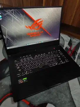 Asus GU 502DU , Ryzen 7 3750h , ram 16 gb, SSD 512 GTX 1660Ti