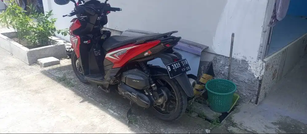 VARIO 125 ISS led Old 2016
