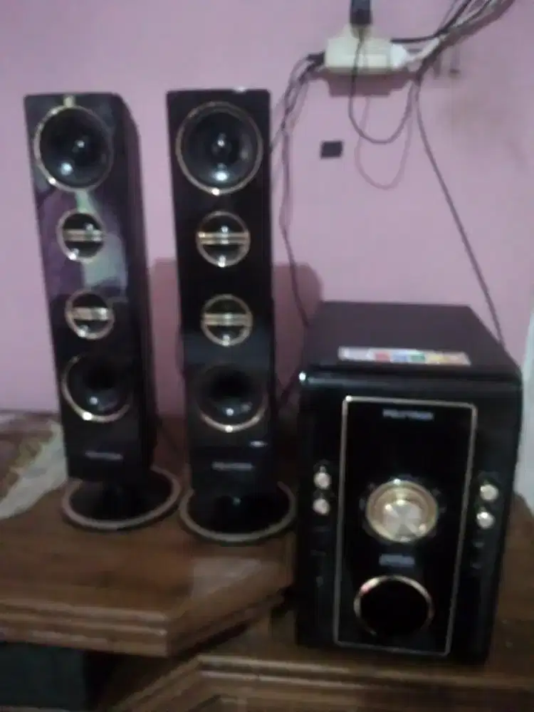 Speaker aktif polytron