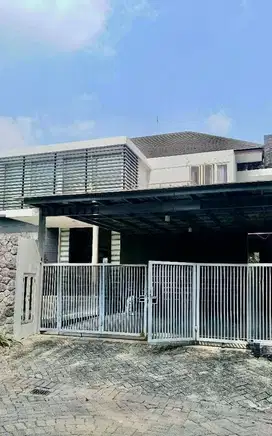 DISEWAKAN RUMAH GRAHA FAMILI SEMI FURNISH 4KT POOL KOLAM RENANG MODERN