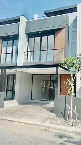 DISEWAKAN RUMAH BARU NORTHWEST CENTRAL ATTIC 3KT 3 LANTAI CITRALAND