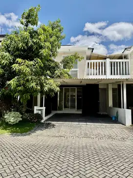 DISEWAKAN RUMAH ROYAL RESIDENCE SEMI FURNISHED 3KT DEKAT PAKUWON MALL