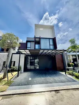 DISEWAKAN RUMAH DEMPSEY HILL CITRALAND FULL FURNISH POOL 4KT ATTIC