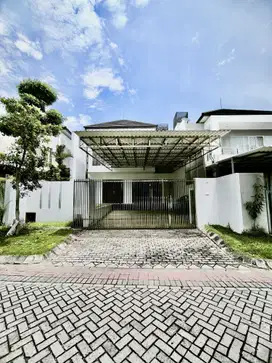 DISEWAKAN RUMAH GRAHA FAMILI 4KT SEMI FURNISH DEKAT MALL HOSPITAL