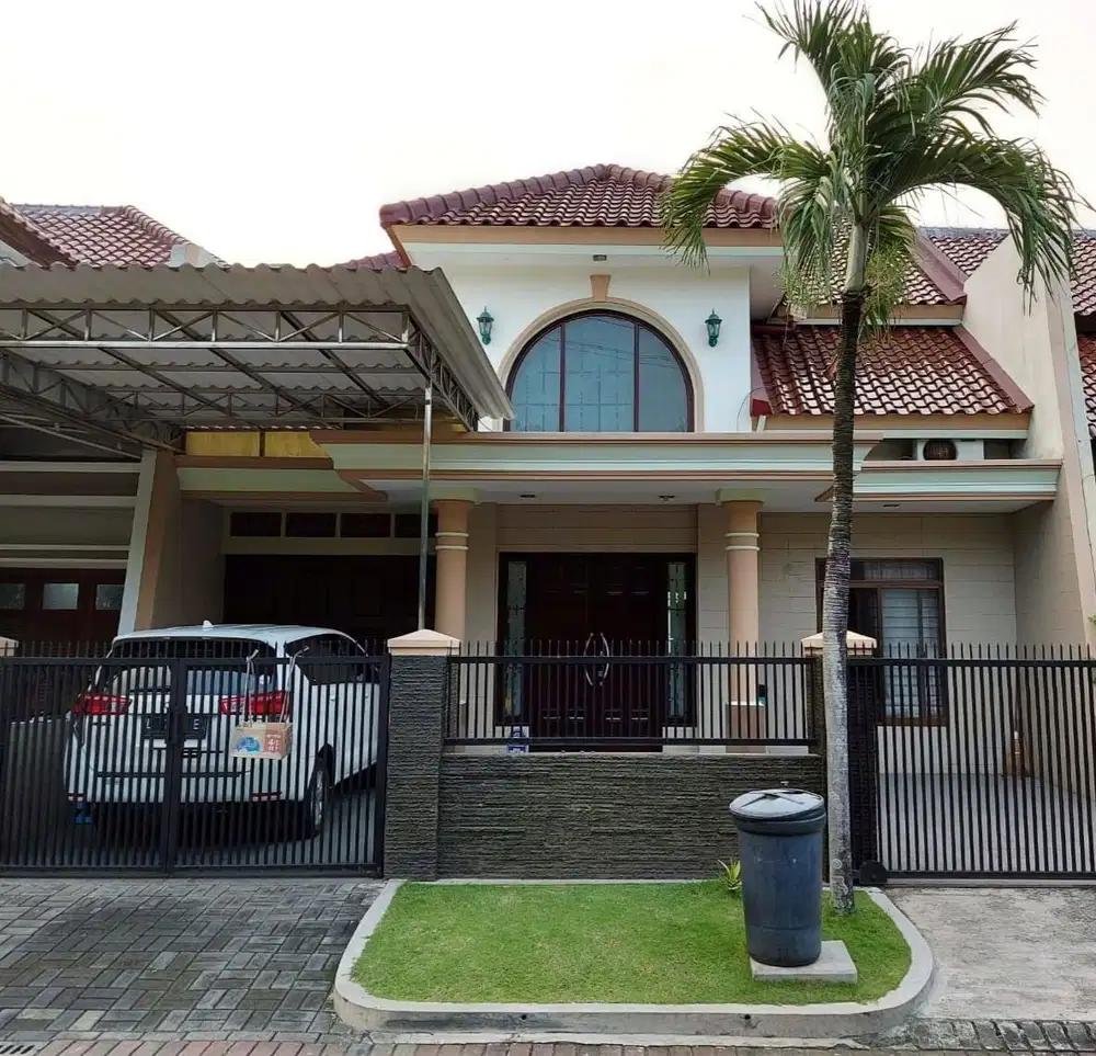 RUMAH VILLA BUKIT MAS Carport 2