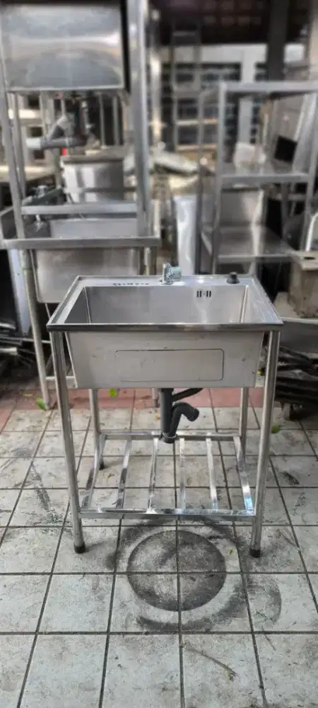 Single sink uk 62×47×82
Uk lubang sink 53×35×20 

Hrg 2,1jt