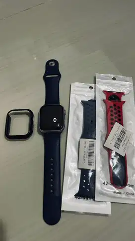 Apple Watch 4 44mm bnyk bonusnya