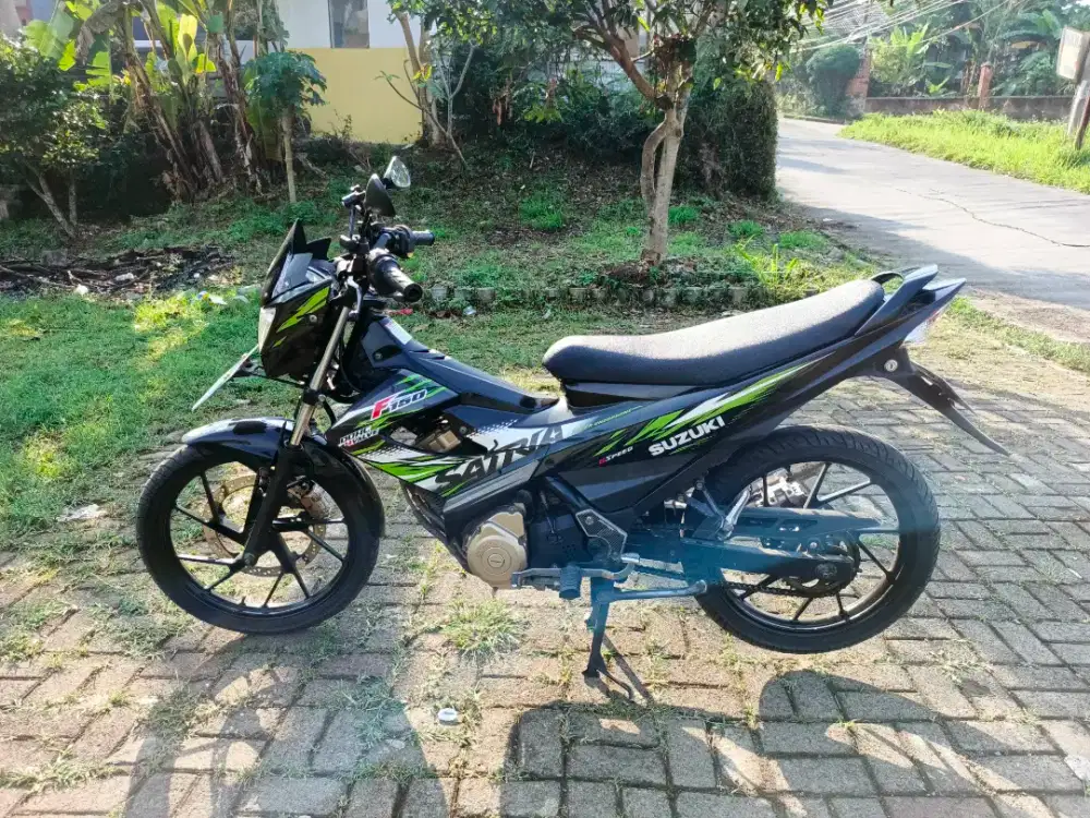 Satria F 150 facelift tahun 2014 mulus
