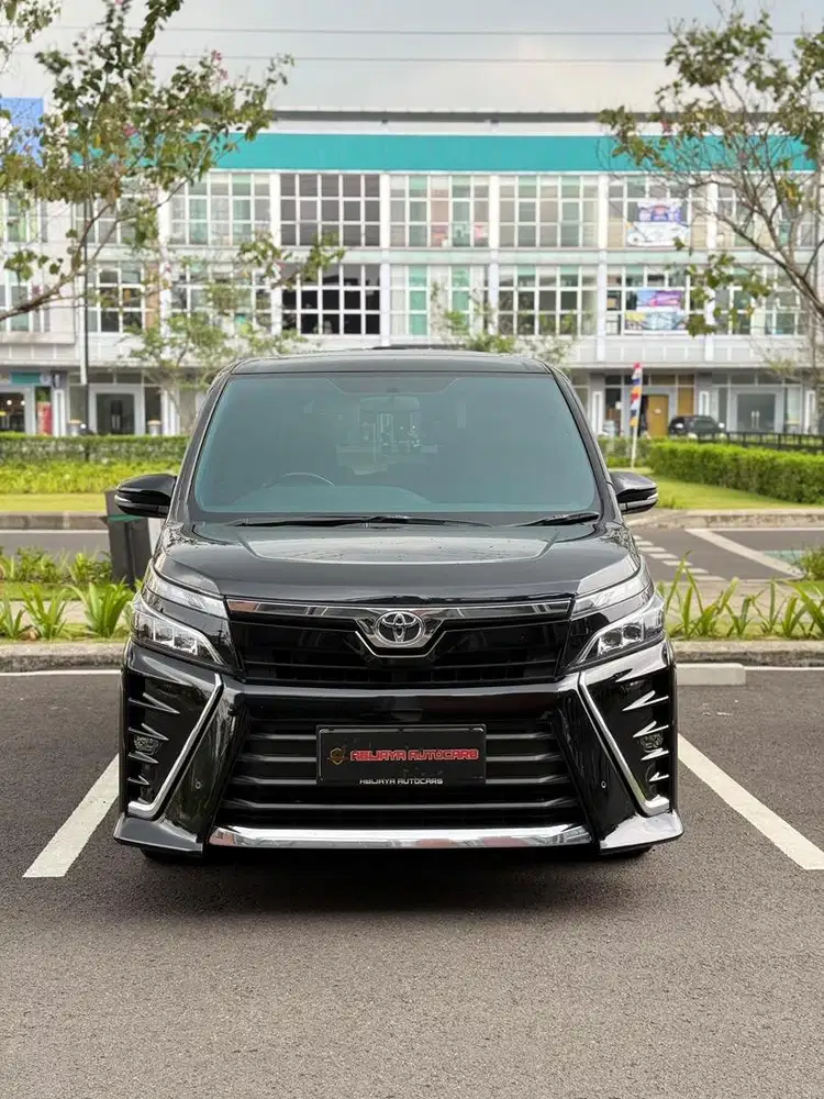 Dp 10jt Toyota Voxy 2019