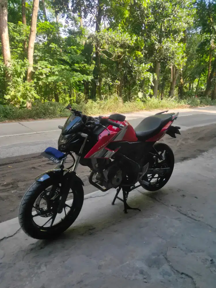 CB150r 2016 merah
