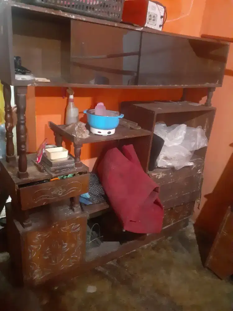 Lemari kayu jati jadul