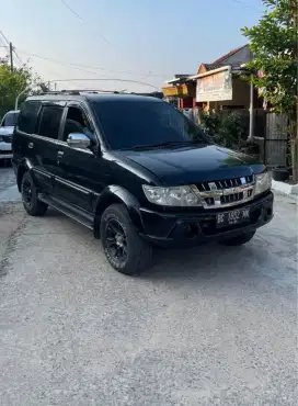 Isuzu Panther Touring 2006