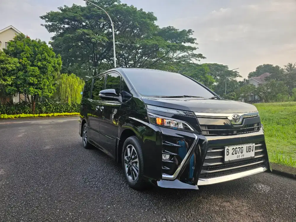 Km 79rb Toyota Voxy 2019 jamin murah