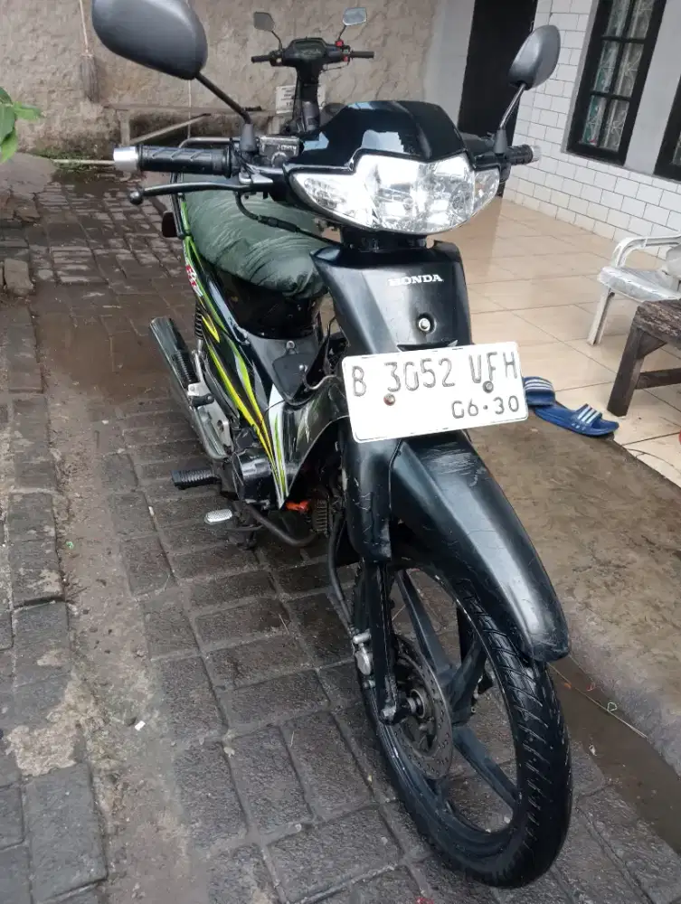 Bismillah dijual Supra fit THN 2005 lengkap mesin klistrikan aman