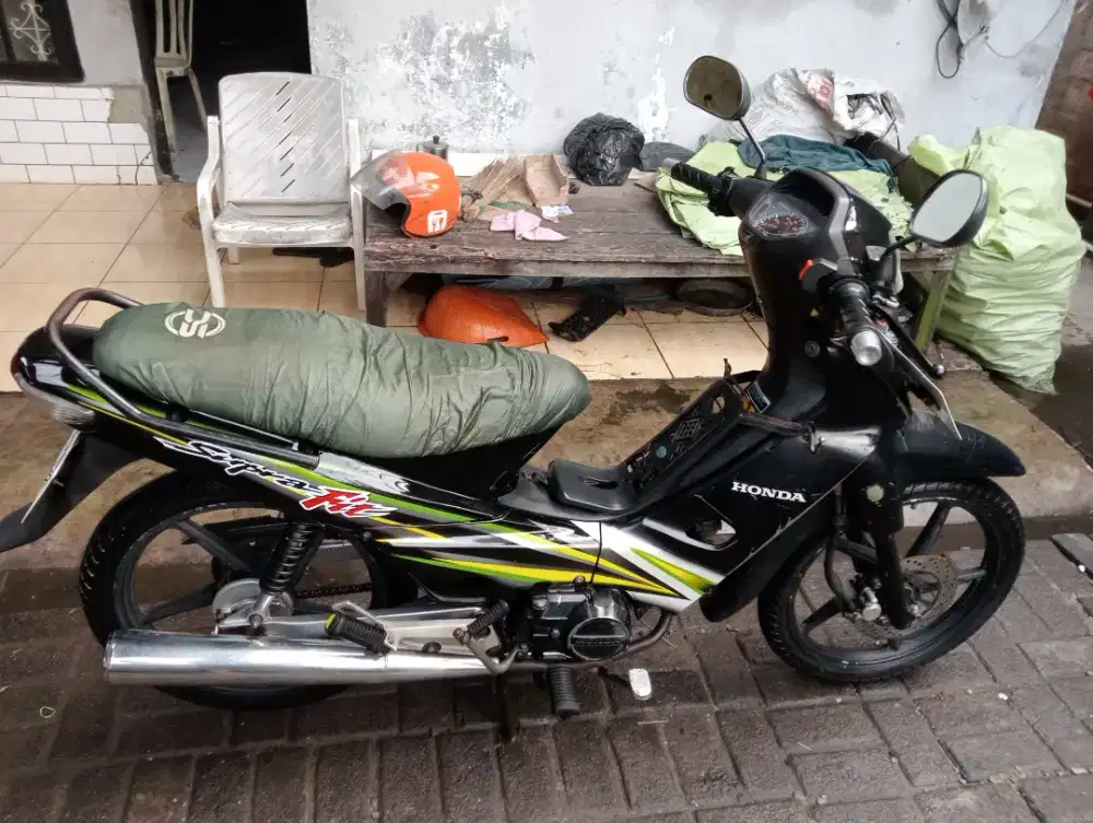 Bismillah dijual Supra fit THN 2005 lengkap mesin klistrikan aman