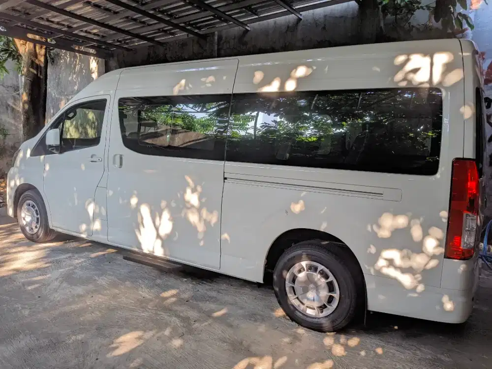 Toyota Hiace Luxury