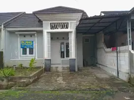 Jual rumah di Perumahan Shappire Regency Blok i 82.
Jl. KS.Tubun