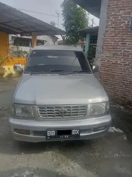 Kijang LGX 2.0 EFI 2001