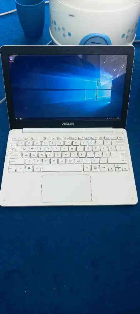 Asus E203MA Cocok untuk mahasiswa, pelajar, atau pekerja