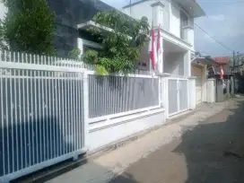 Dijual rumah bekas konfeksi