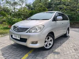 Innova V A/T Diesel '10