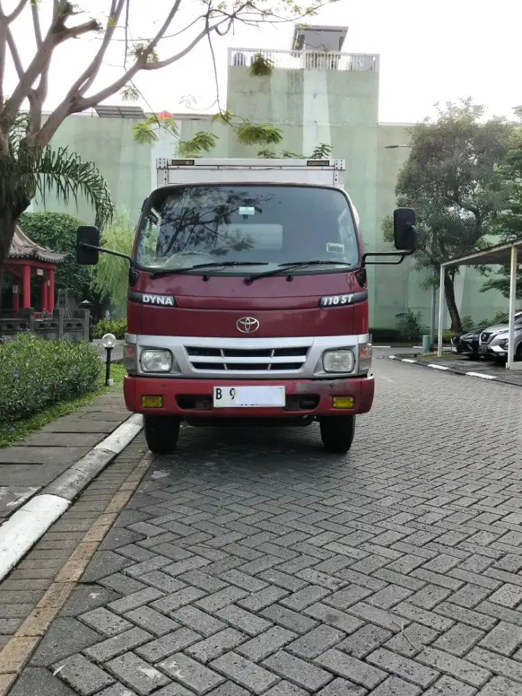 Toyota Dyna Rino engkel box 2009