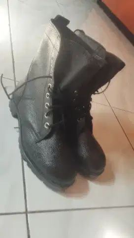 Di jual Sepatu pdl tni size 43