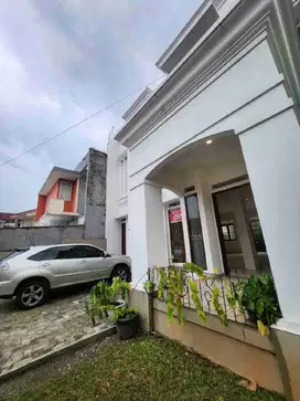 DIJUAL RUMAH BAGUS 2LANTAI SIAP HUNI LEBAK LESTARI INDAH LEBAK BULUS ADYIAKSA JAKSEL.