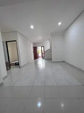 Rumah denga lokasi strategis di emerald bintaro