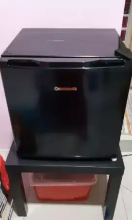 Kulkas minibar CHANGHONG cbc50